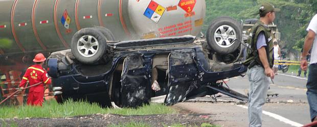 Do you see what happens, Larry? Carranza's car was destroyed in this assassination attempt